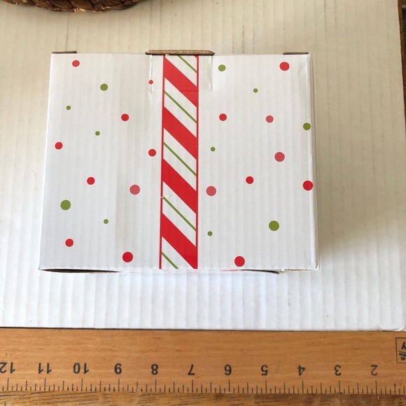 Christmas Penguin Temptations Red Mug Cup NIB - Picture 3 of 12